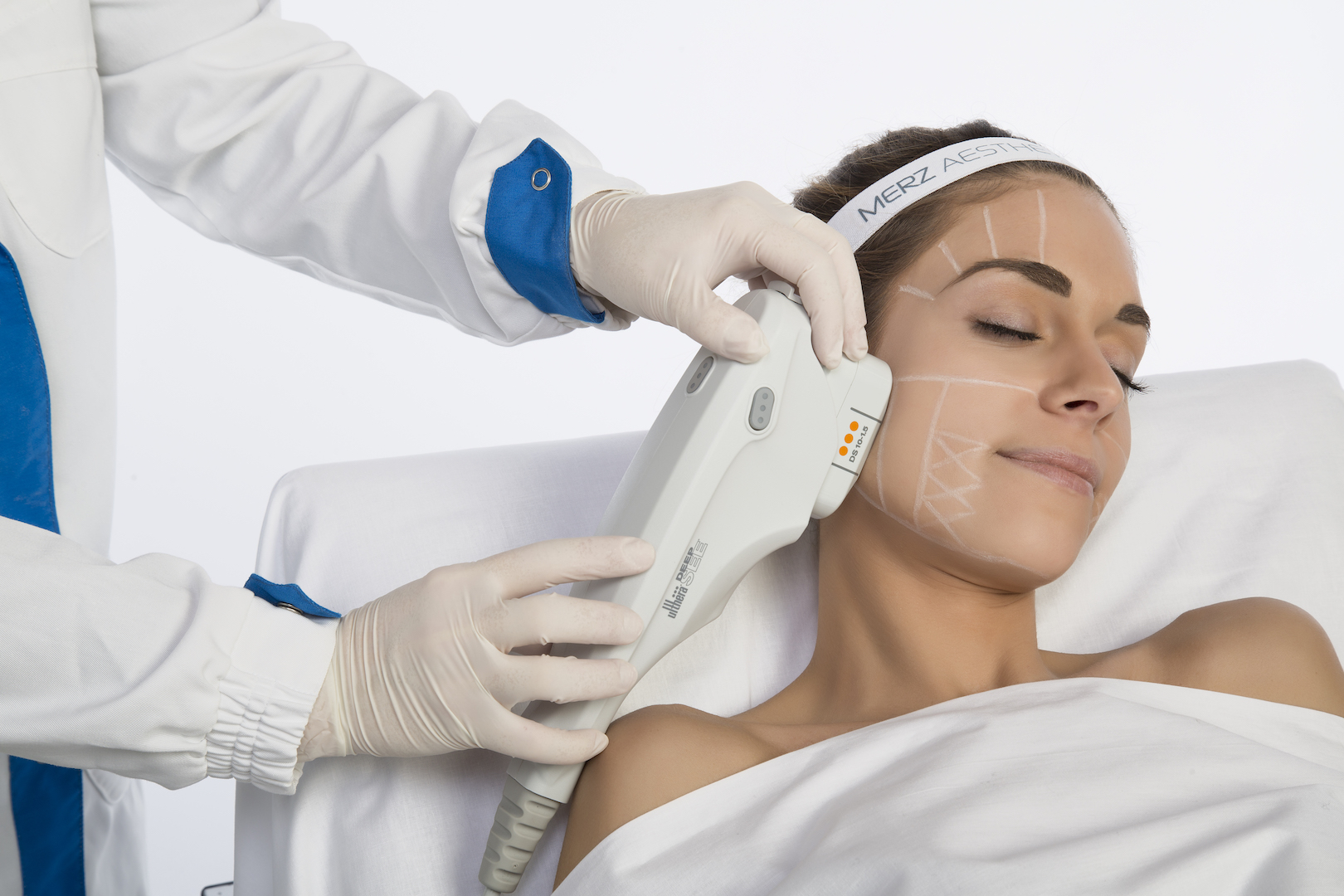 Ultherapy®, il nuovo lifting non invasivo per il ringiovanimento del viso, collo e décolleté